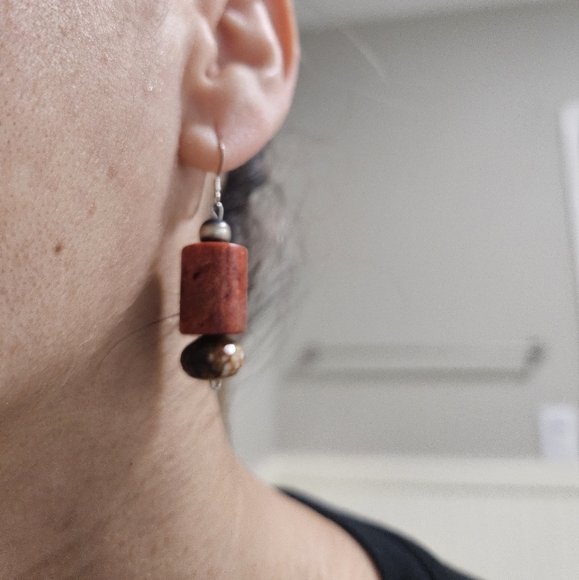 Women's authentic coral stone and earth tone, silver fish hook earrings, new. - Picture 8 of 9